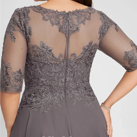 Beautiful, out of stock dress from JJHouse. Brand new, never worn. Size 22. - Picture 3 of 7